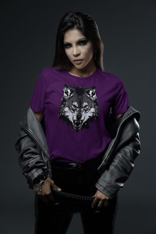 Wolf Fury T-paita purplesusiaiheisella painatuksella